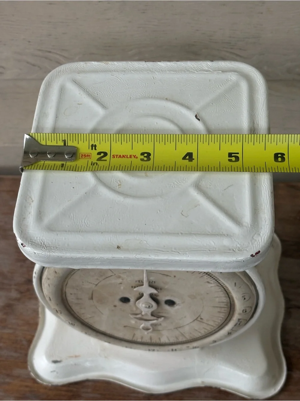 VTG Pelouze Family Scale typically used for kitchen or household weighing